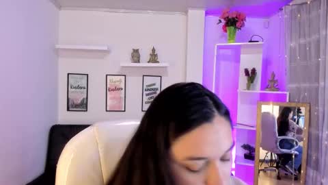 kylie online show from September 22, 2025, 1:24 pm