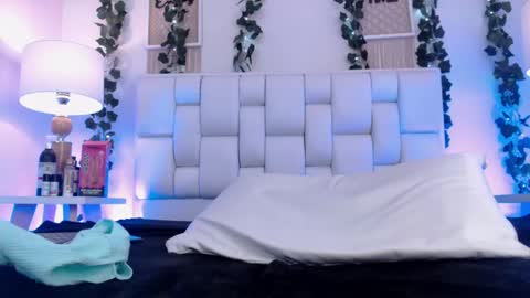 Kylie Myers online show from December 15, 2024, 4:59 pm