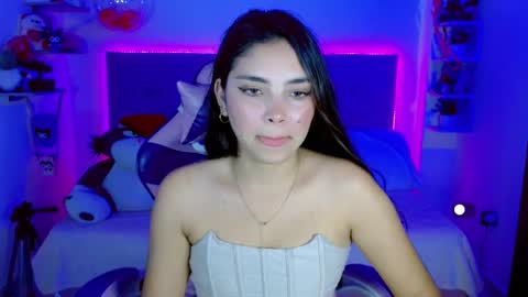 Snapshot of kylie_hottt_ chatting on December 17, 2024, 12:01 am k ylie online show from December 17, 2024, 12:01 am
