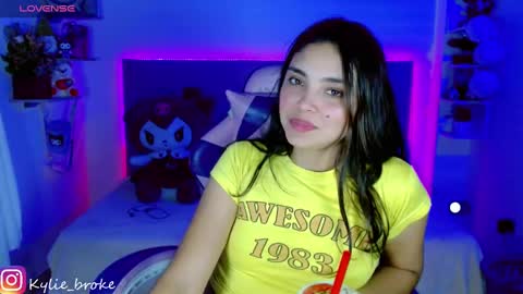 Snapshot of kylie_hottt_ chatting on December 31, 2024, 3:12 am k ylie online show from December 31, 2024, 3:12 am