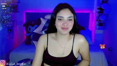 Snapshot of kylie_hottt_ chatting on January 6, 2025, 12:05 am k ylie online show from January 6, 2025, 12:05 am
