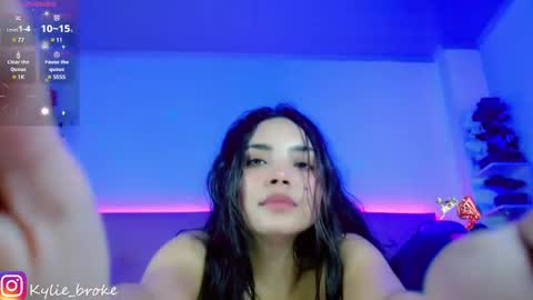 Snapshot of kylie_hottt_ chatting on February 1, 2025, 1:02 am k ylie online show from February 1, 2025, 1:02 am