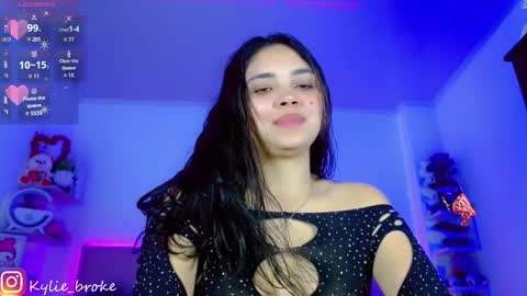 Snapshot of kylie_hottt_ chatting on February 1, 2025, 9:29 pm k ylie online show from February 1, 2025, 9:29 pm