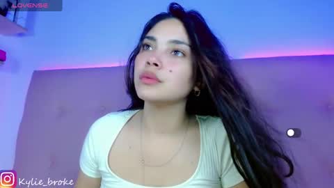 Snapshot of kylie_hottt_ chatting on February 4, 2025, 3:22 am k ylie online show from February 4, 2025, 3:22 am