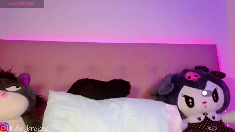 Snapshot of kylie_hottt_ chatting on February 26, 2025, 9:27 pm k ylie online show from February 26, 2025, 9:27 pm