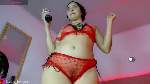 Snapshot of kylie_hottt_ chatting on March 2, 2025, 3:24 am k ylie online show from March 2, 2025, 3:24 am