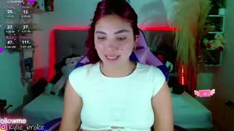 Snapshot of kylie_hottt_ chatting on October 22, 2025, 9:25 pm k ylie online show from October 22, 2025, 9:25 pm