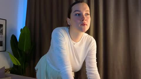 Snapshot of kylie_moss chatting on February 8, 2025, 10:29 am Anna online show from February 8, 2025, 10:29 am