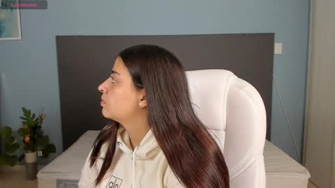 Kylie Reyes  online show from December 30, 2024, 7:42 pm