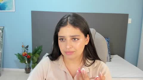 Kylie Reyes  online show from September 22, 2025, 8:44 pm