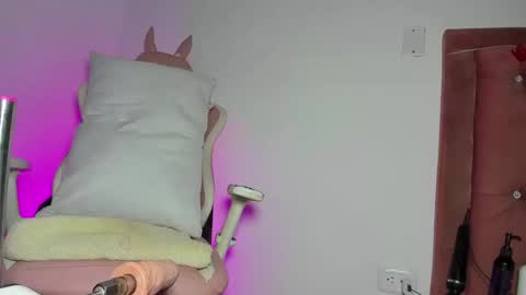 Snapshot of kylie_sttel chatting on February 24, 2025, 2:40 am kylie Sttel online show from February 24, 2025, 2:40 am