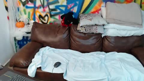 Melissa online show from November 1, 2025, 10:39 am