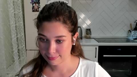 Snapshot of kylieblond chatting on October 13, 2025, 8:42 pm Din online show from October 13, 2025, 8:42 pm