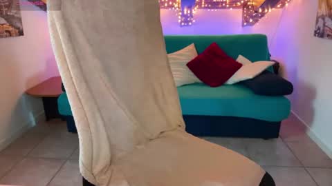 Snapshot of kyliecb chatting on June 19, 2026, 1:48 pm Kylie online show from June 19, 2026, 1:48 pm