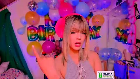   online show from November 19, 2025, 2:11 am