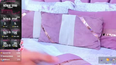 Kylie jl online show from December 6, 2024, 10:49 am
