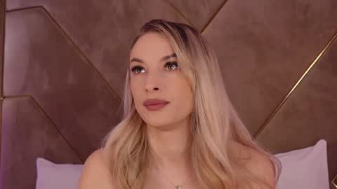 Kylie  online show from January 21, 2025, 6:22 am