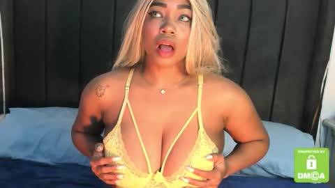 kylie white boobs online show from December 3, 2025, 5:33 pm