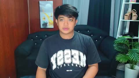 kyll_collins online show from November 6, 2025, 7:53 am