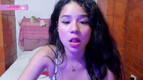 Snapshot of kyomi_beth chatting on January 18, 2025, 5:31 am kyomi online show from January 18, 2025, 5:31 am