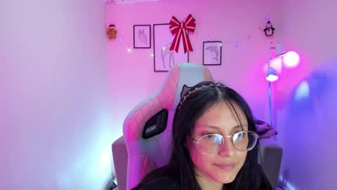 Snapshot of kyomi_chang chatting on December 18, 2024, 1:12 pm Kyomi online show from December 18, 2024, 1:12 pm