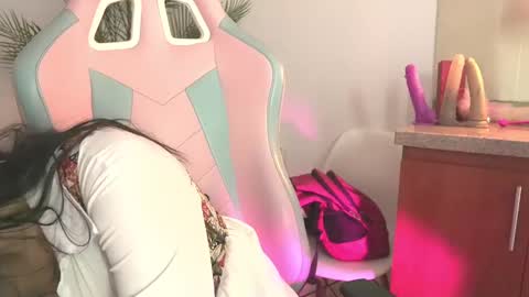 Snapshot of kyomi_chang chatting on January 17, 2025, 2:18 pm Kyomi online show from January 17, 2025, 2:18 pm