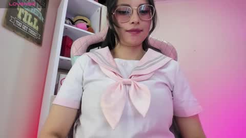 Snapshot of kyomi_chang chatting on February 4, 2025, 3:26 pm Kyomi online show from February 4, 2025, 3:26 pm