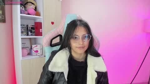Snapshot of kyomi_chang chatting on February 5, 2025, 12:27 pm Kyomi online show from February 5, 2025, 12:27 pm