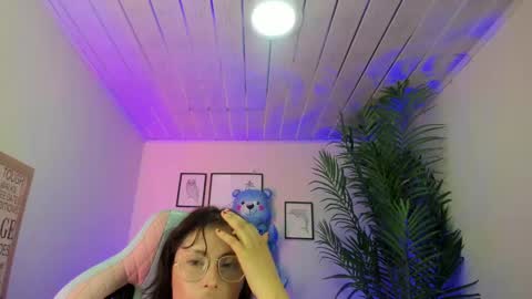Snapshot of kyomi_chang chatting on March 5, 2025, 12:22 pm Kyomi online show from March 5, 2025, 12:22 pm