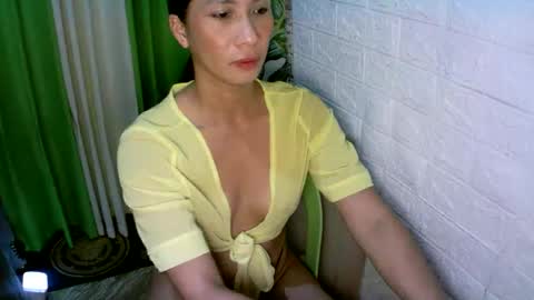 kyutshyne online show from November 22, 2025, 3:38 am