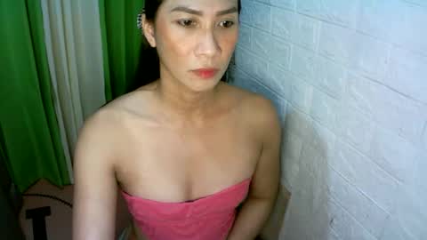 kyutshyne online show from December 1, 2025, 2:11 pm