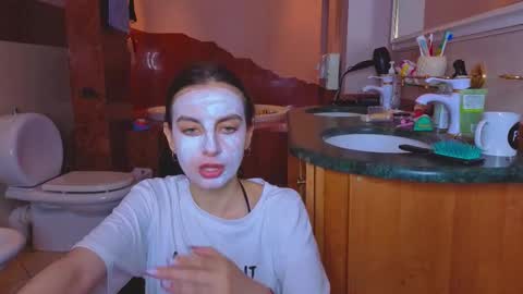 Margo  online show from December 18, 2025, 2:12 pm