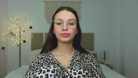 Margo  online show from February 7, 2026, 1:48 pm