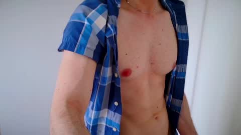 Snapshot of l3xxius chatting on June 7, 2026, 10:52 am Alex online show from June 7, 2026, 10:52 am