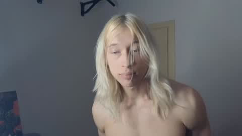 Snapshot of l_adonis_l chatting on December 19, 2024, 4:02 am Adonis online show from December 19, 2024, 4:02 am