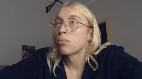 Snapshot of l_adonis_l chatting on December 28, 2024, 1:49 pm Adonis online show from December 28, 2024, 1:49 pm