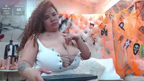 la crespa x online show from October 6, 2025, 12:35 pm