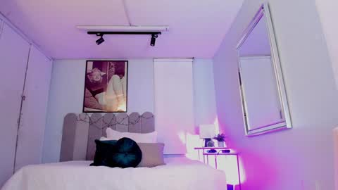 Cris  online show from December 31, 2024, 2:36 pm