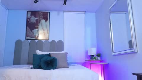 Cris  online show from January 12, 2025, 12:01 pm