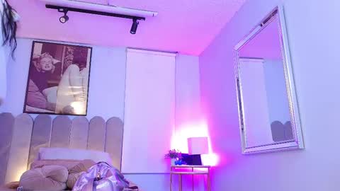 Cris  online show from March 1, 2025, 11:28 am