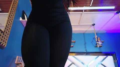 Cris  online show from October 9, 2025, 11:41 am