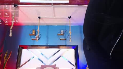 Cris  online show from November 17, 2025, 11:16 am