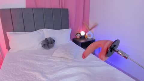 lana  foxx Model  independient online show from November 28, 2025, 1:19 am