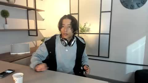 labrinthteasing online show from October 12, 2025, 1:54 pm