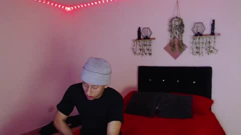 labrinthteasing online show from April 16, 2026, 2:07 pm