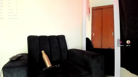 lace_victoria online show from December 29, 2024, 10:14 pm