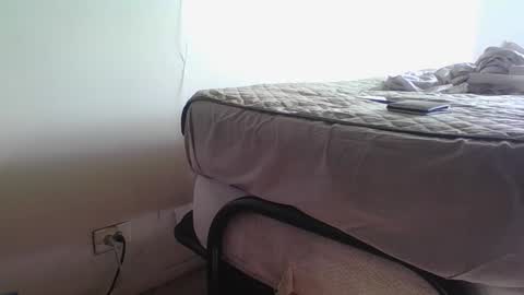 lachickadelbronx online show from January 22, 2025, 3:18 pm