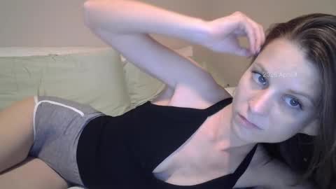 Lacie online show from April 5, 2026, 1:14 am