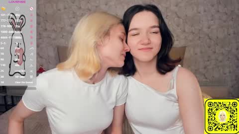 Snapshot of lacyedison chatting on June 8, 2026, 7:03 pm Violet and Isabel online show from June 8, 2026, 7:03 pm