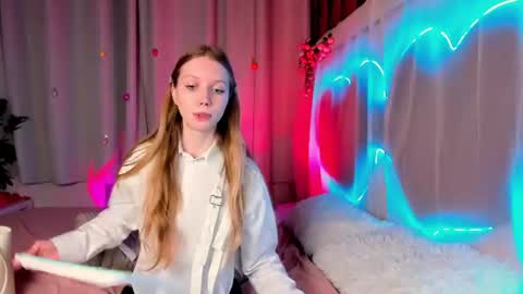 Snapshot of lada2k4 chatting on July 3, 2026, 5:25 am Lada online show from July 3, 2026, 5:25 am